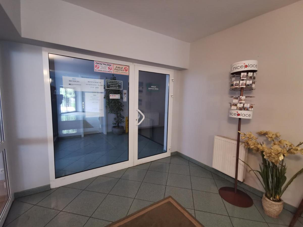 Hotel Zieliniec Poznan Ngoại thất bức ảnh