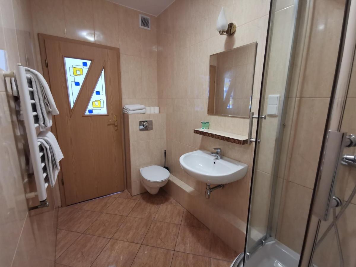 Hotel Zieliniec Poznan Ngoại thất bức ảnh