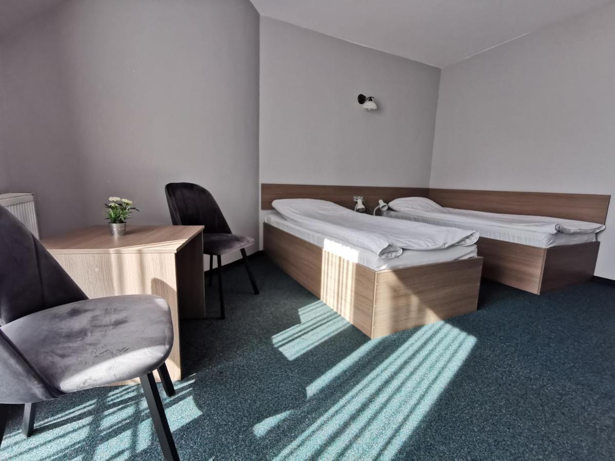 Hotel Zieliniec Poznan Ngoại thất bức ảnh