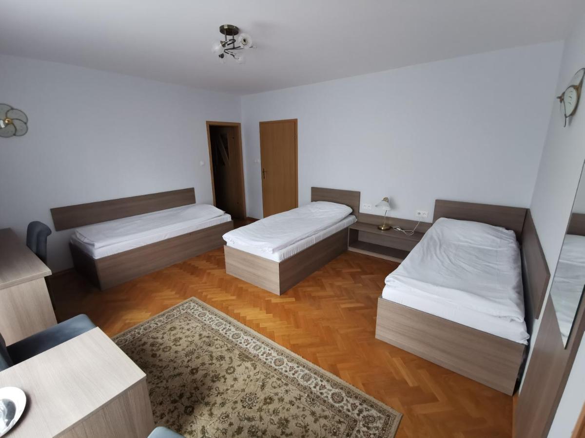 Hotel Zieliniec Poznan Ngoại thất bức ảnh