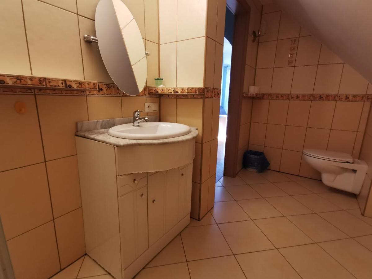 Hotel Zieliniec Poznan Ngoại thất bức ảnh