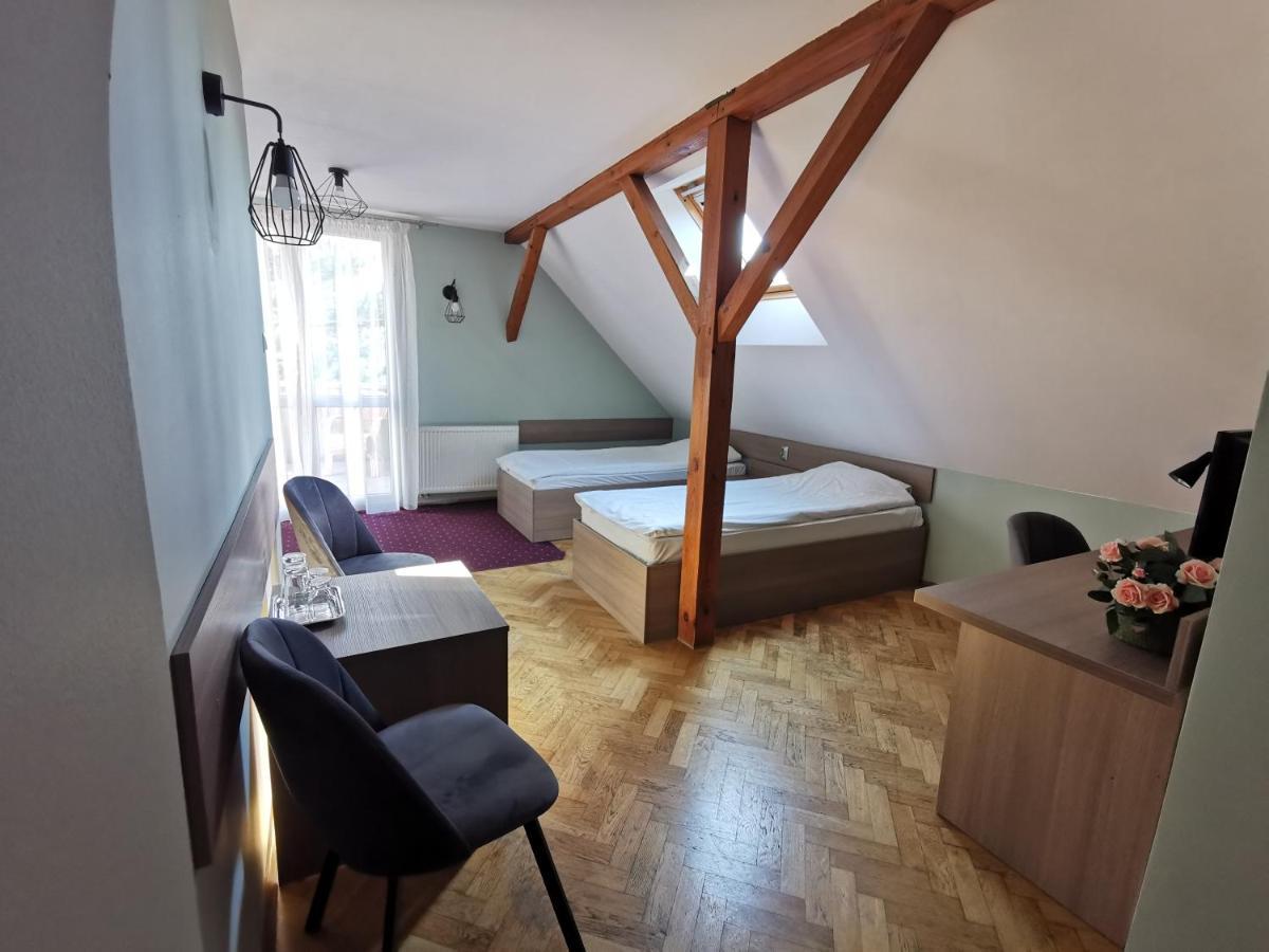 Hotel Zieliniec Poznan Ngoại thất bức ảnh