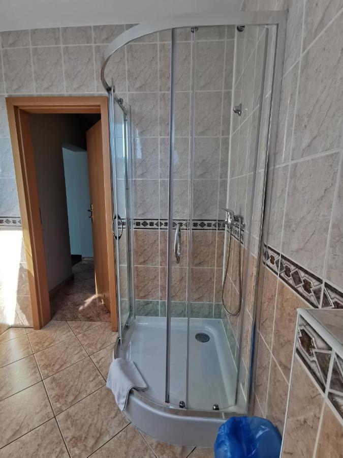 Hotel Zieliniec Poznan Ngoại thất bức ảnh