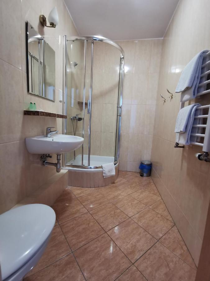 Hotel Zieliniec Poznan Ngoại thất bức ảnh