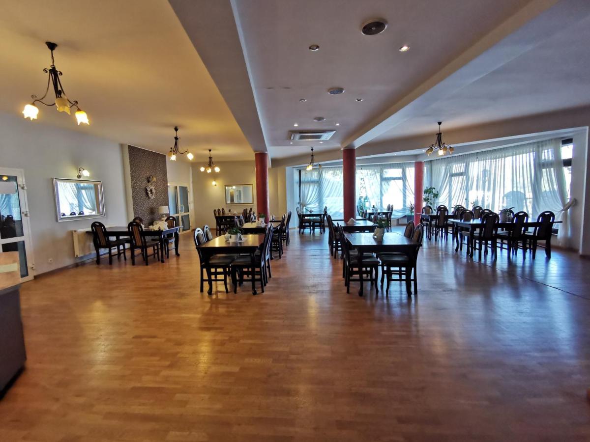 Hotel Zieliniec Poznan Ngoại thất bức ảnh