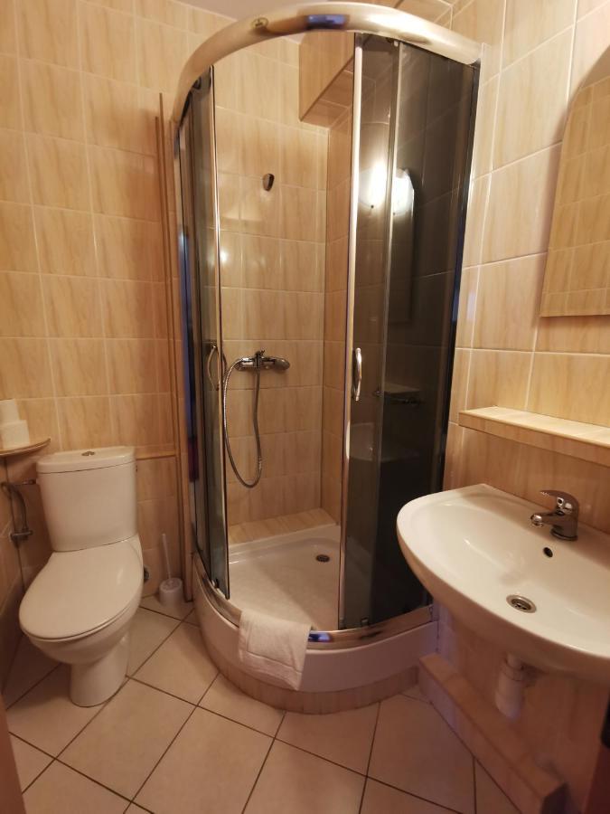 Hotel Zieliniec Poznan Ngoại thất bức ảnh